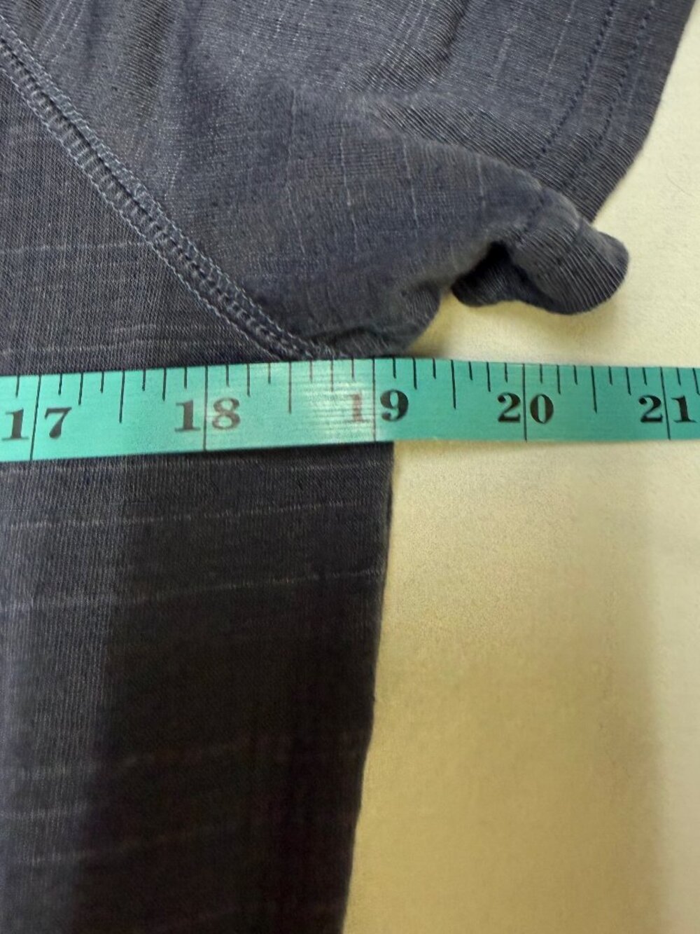 KÜHL Women’s Short Sleeve Tencel Henley Medium Blue Heather EUC - Picture 9 of 10